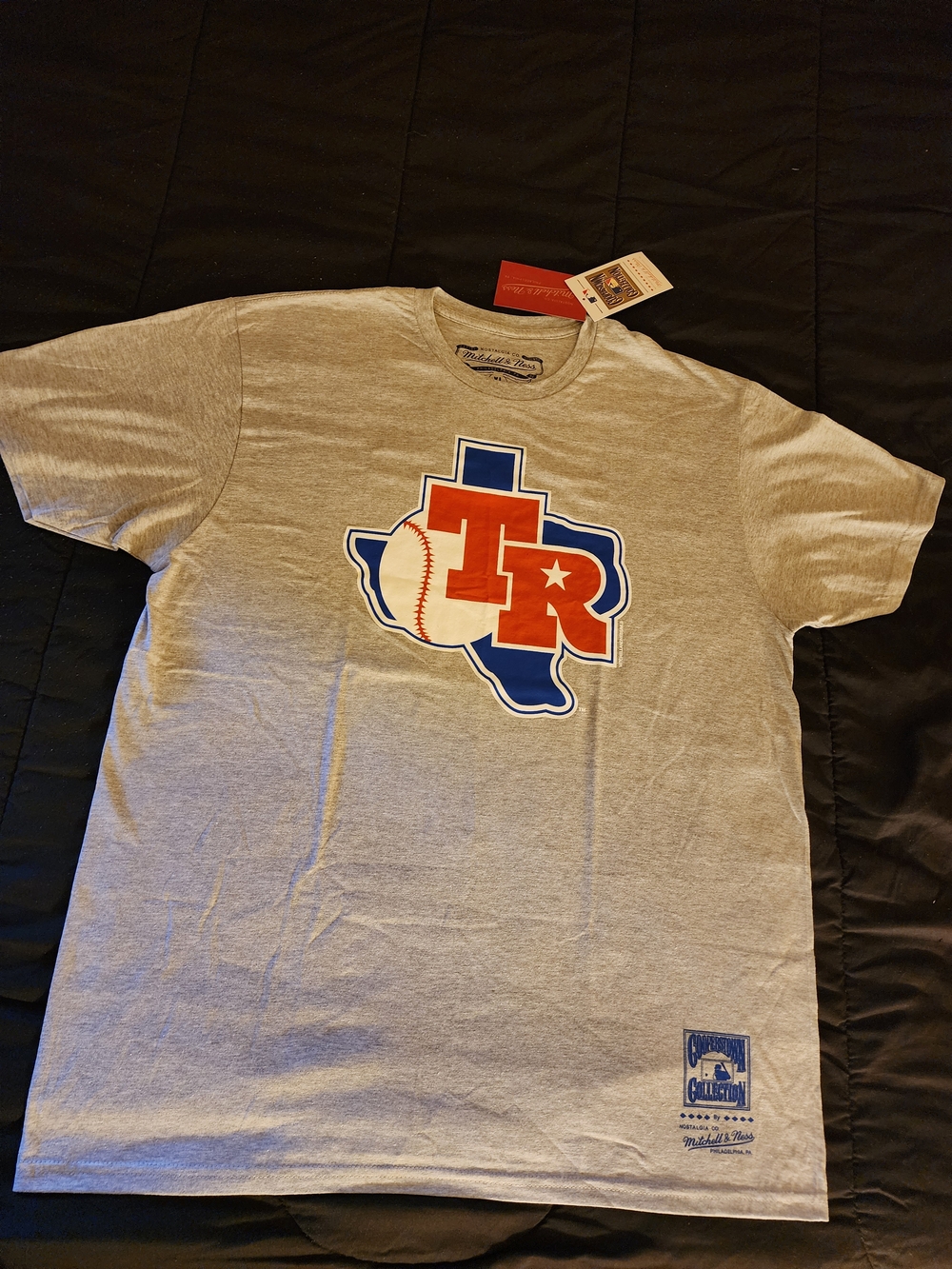 Texas Rangers Gray Extra Large T Shirt, TR in red on a blue state of Texas Logo.